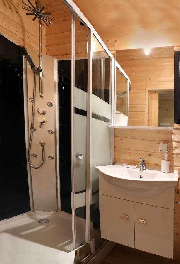 Au Coeur Du Bien-Etre, Chalet Avec Piscine Chauffee Et Couverte, Spa, Sauna, Massages Monteaux Exterior foto